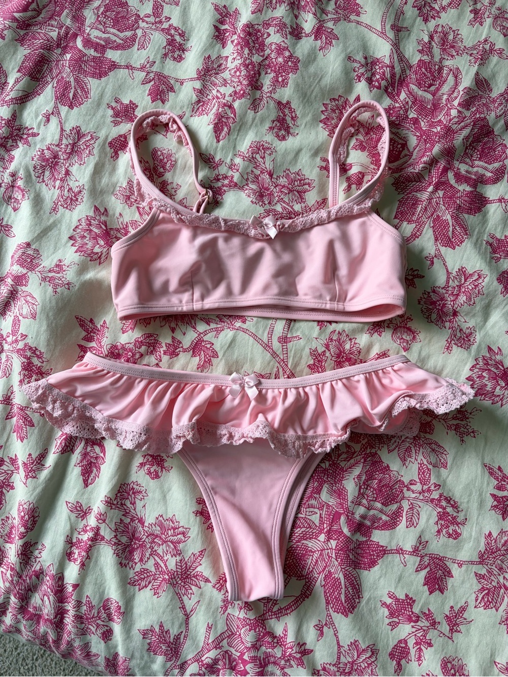 Georgie Porgie Top and Bottom Strawberry Milk Mob